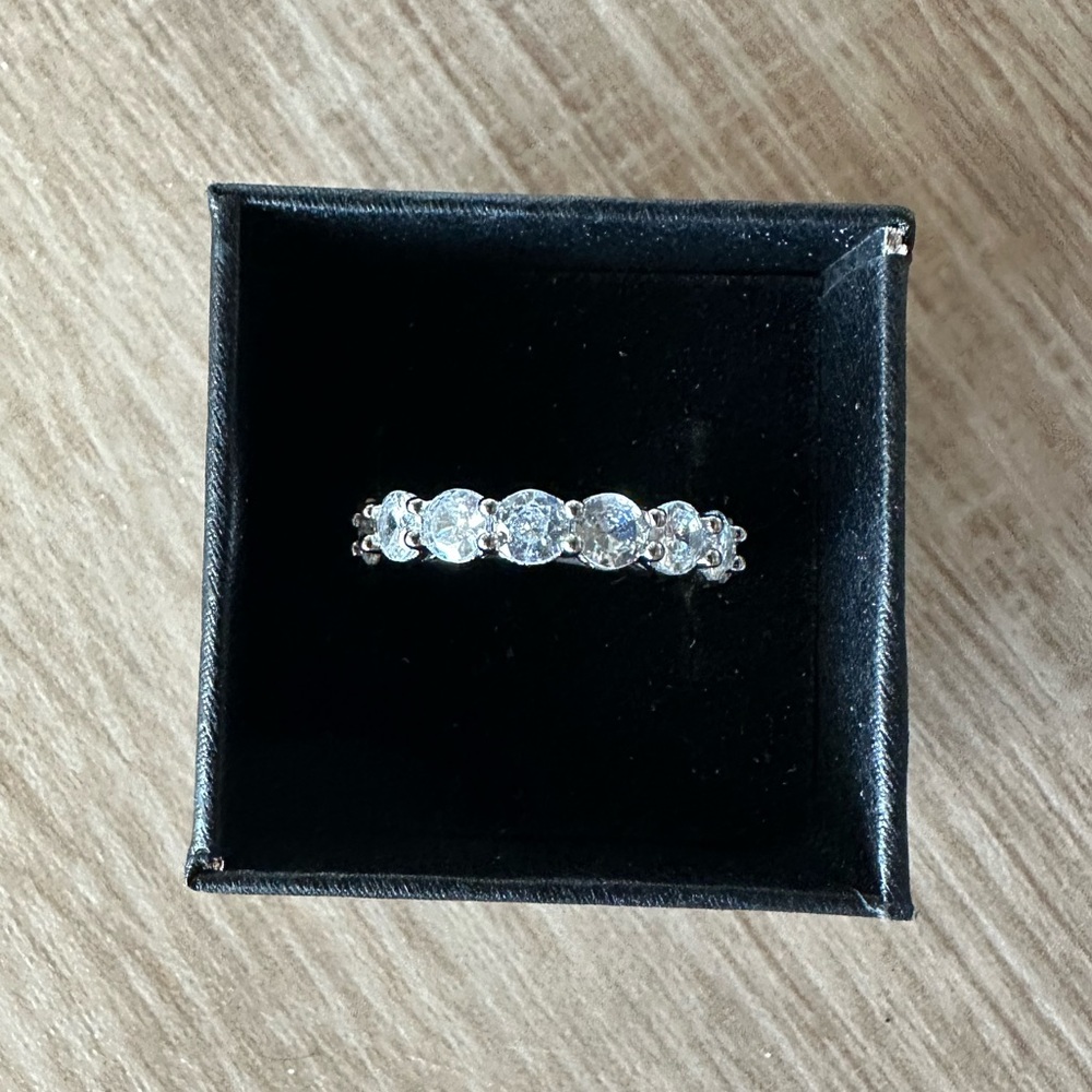 NWT 4.5ct Eternity Band - Round Solitaire Stones - Neiman Marcus - Size 6 - Picture 2 of 15